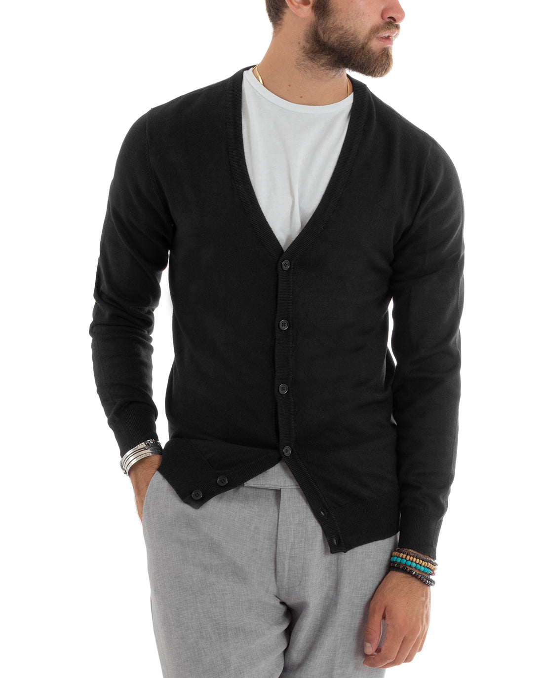 Abbinare T Shirt Con Giacca Beige Outfit Maglia Nera Uomo Cardigan