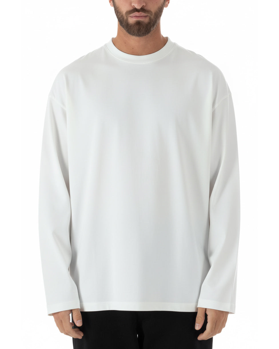 Vista frontale t-shirt long sleeve bianco oversize spalle scese uomo