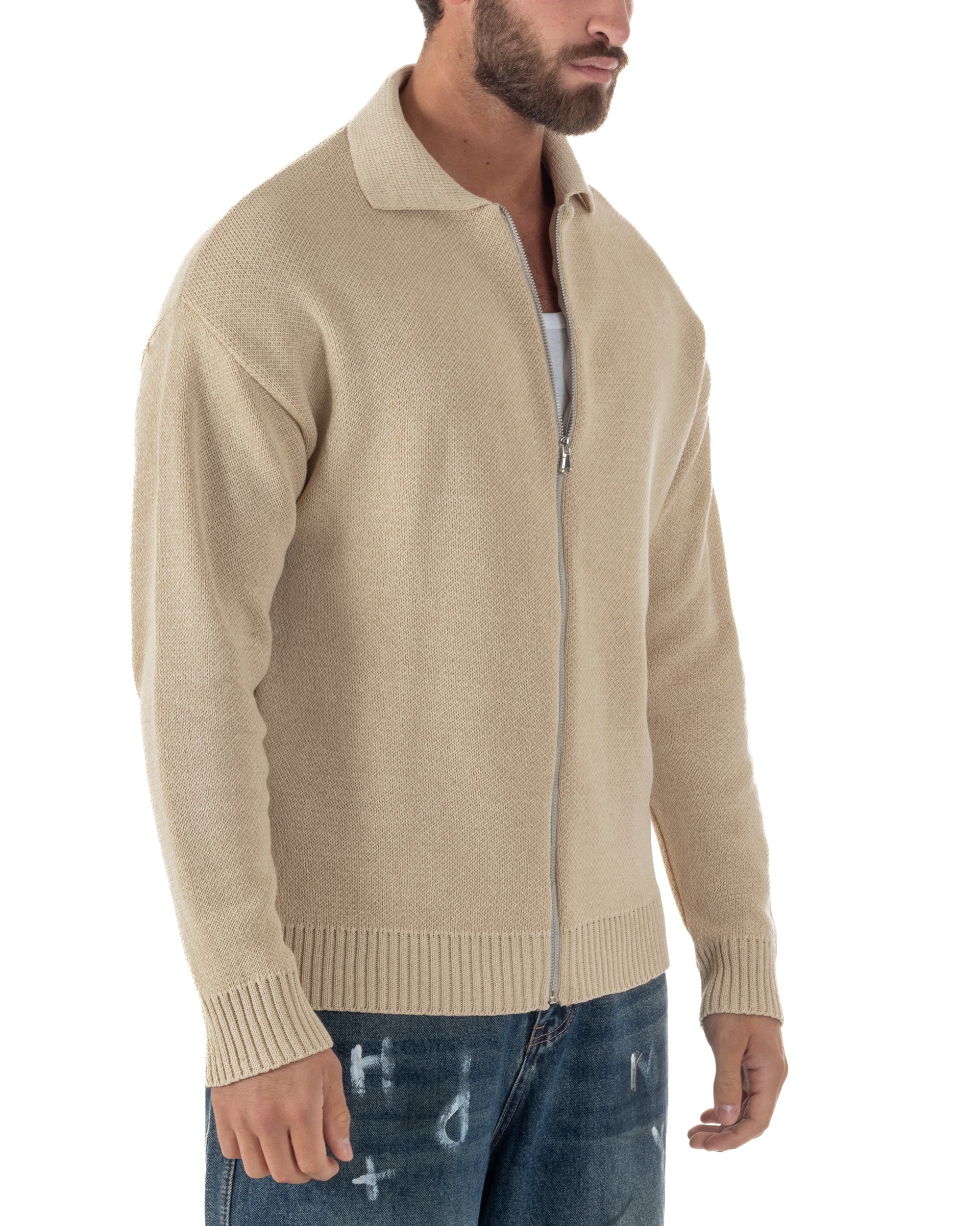 Vista completa cardigan uomo beige colletto zip casual streetwear