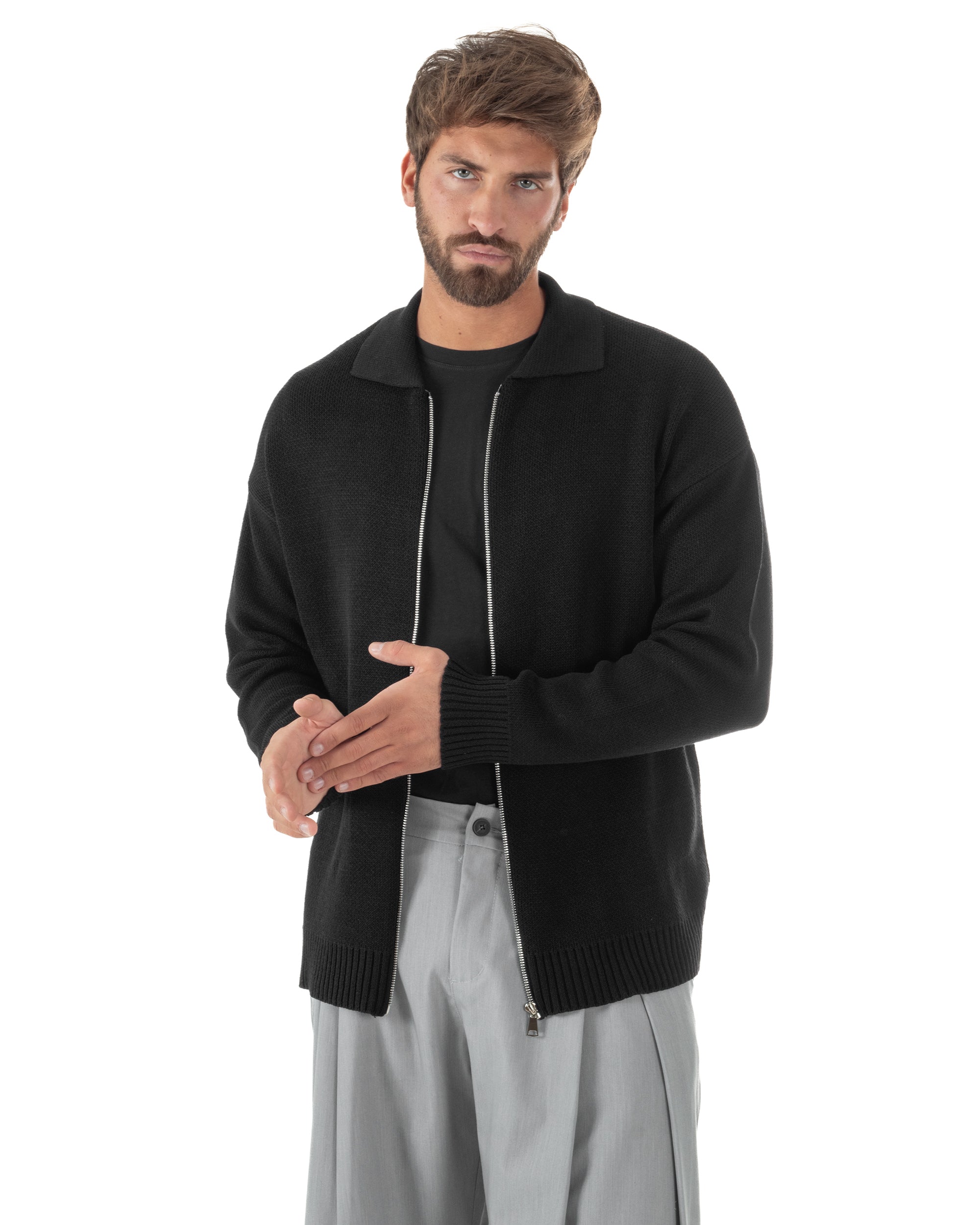 Vista completa cardigan uomo nero colletto zip casual