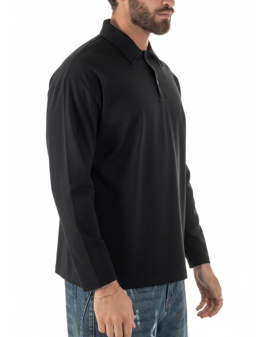 Vista laterale polo uomo nero oversize manica lunga spalle dropped