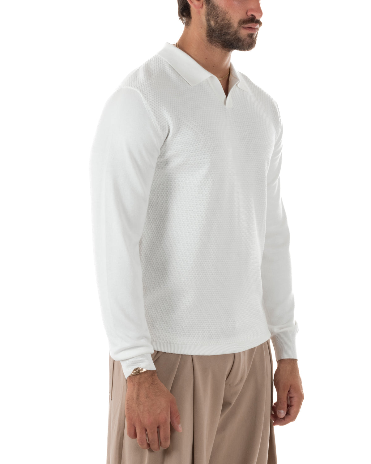 Maglioncino uomo bianco in maglia nido d’ape dal design elegante e versatile⠋