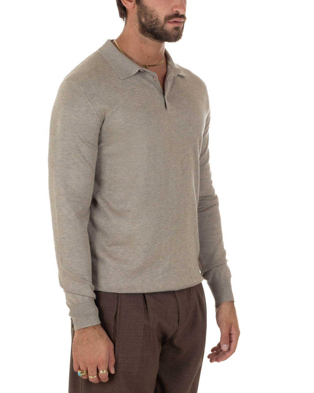 Maglia casual beige melangiata dal look versatile
