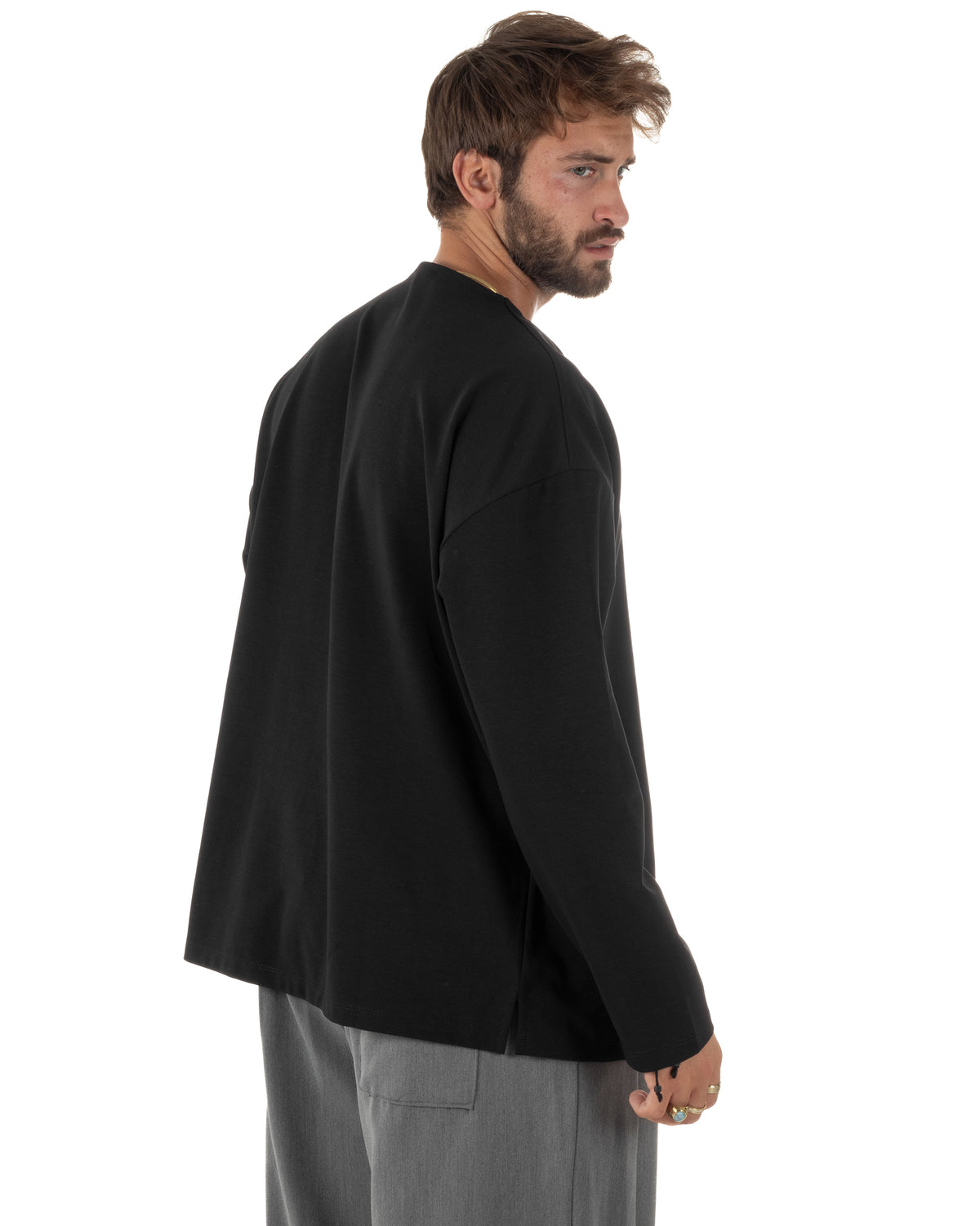 Maglia oversize uomo con scollo a V e maniche lunghe