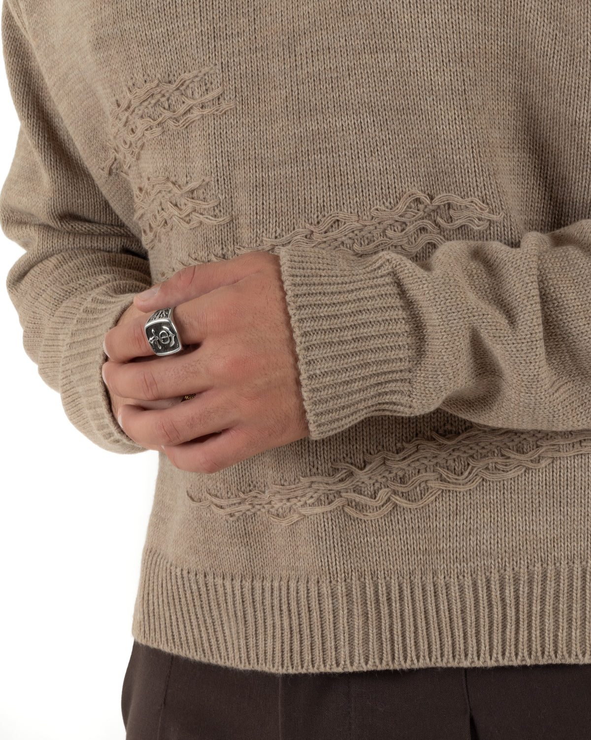 Maglioncino uomo girocollo boxy fit intrecci effetto sfilacciato beige GIOSAL-M3154A