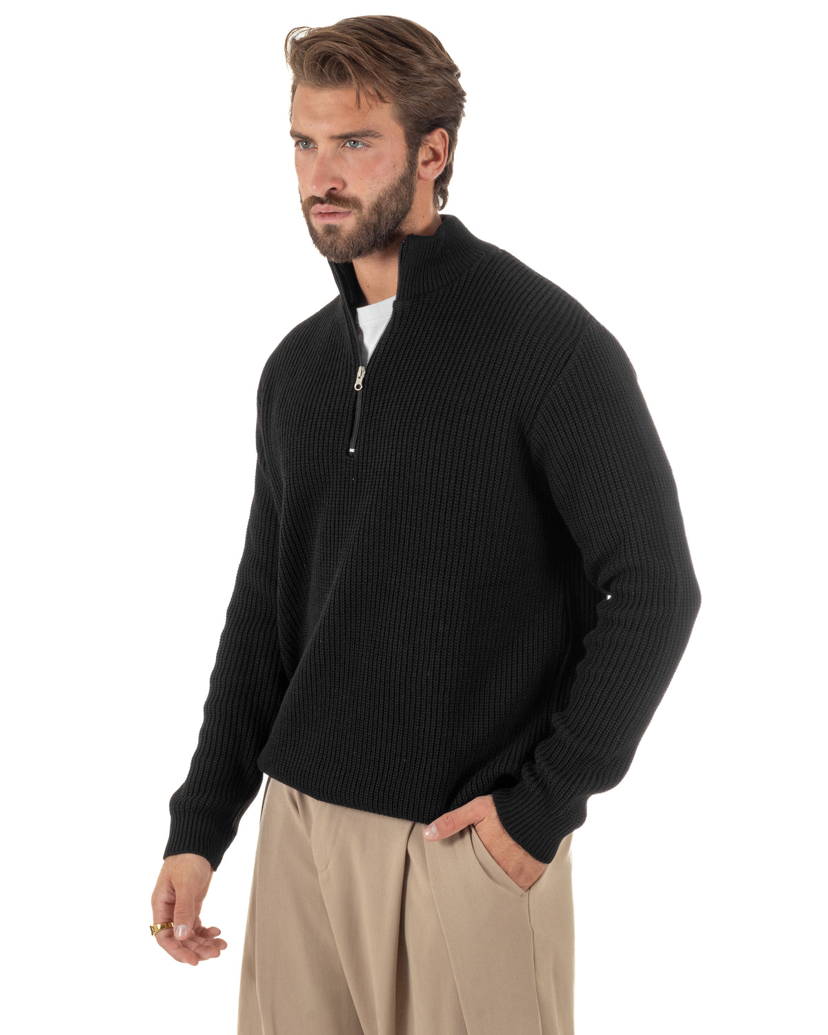 Maglioncino uomo in maglia a coste con collo alto e mezza zip nero GIOSAL-M3167A