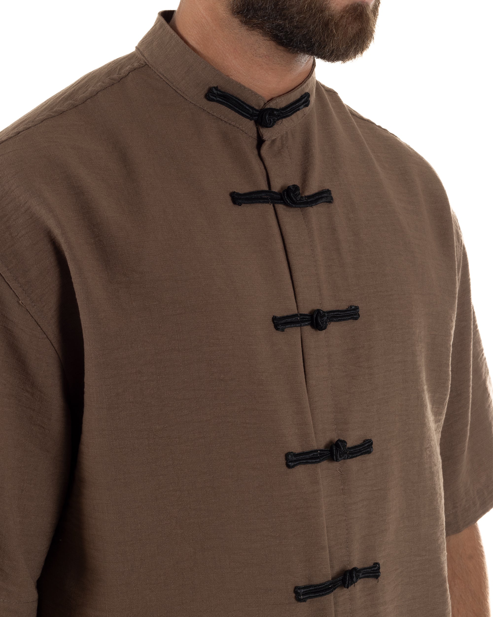 Coordinato uomo completo relaxed camicia coreana orientale pantaloni con coulisse marrone GIOSAL-OU2563A