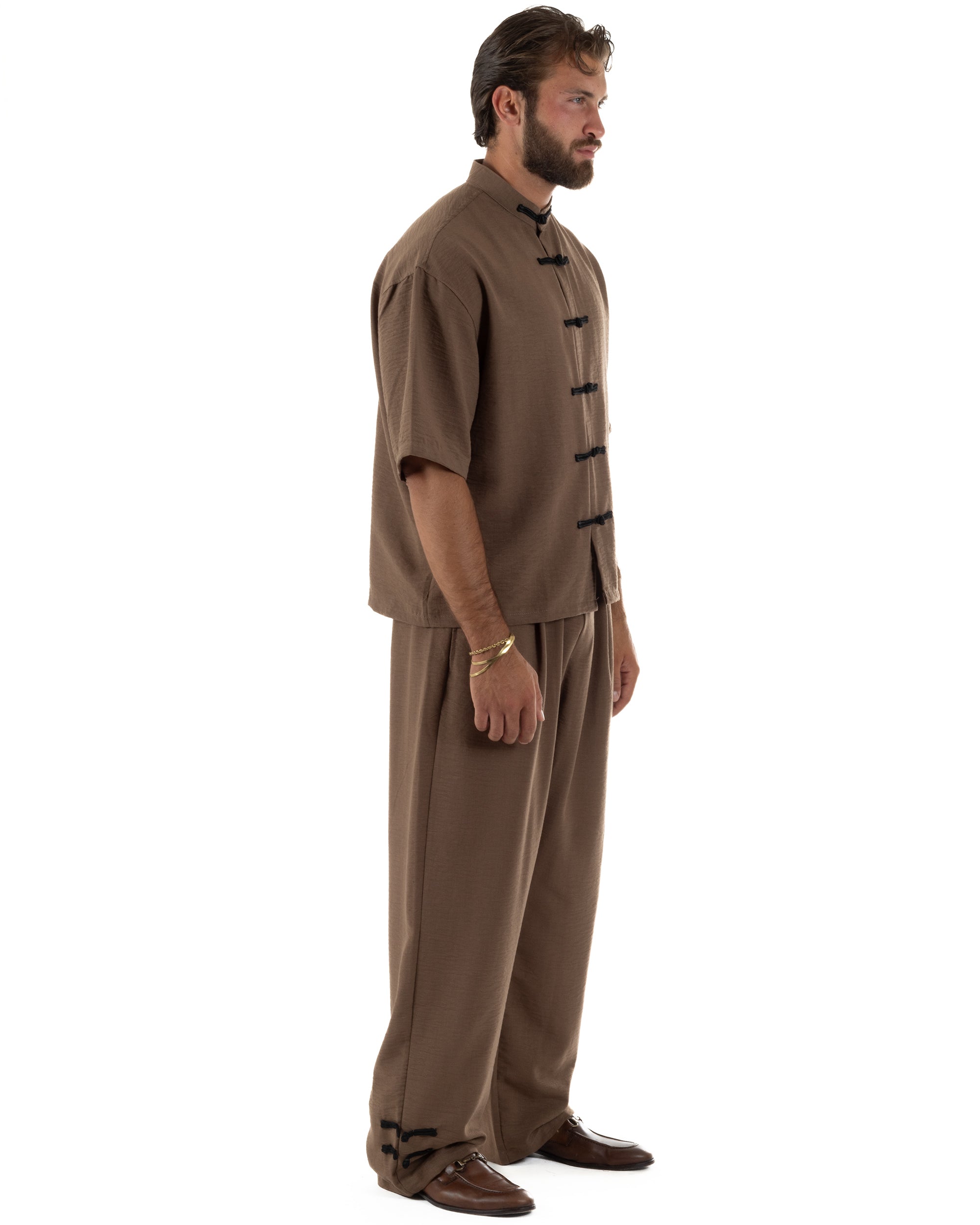 Coordinato uomo completo relaxed camicia coreana orientale pantaloni con coulisse marrone GIOSAL-OU2563A