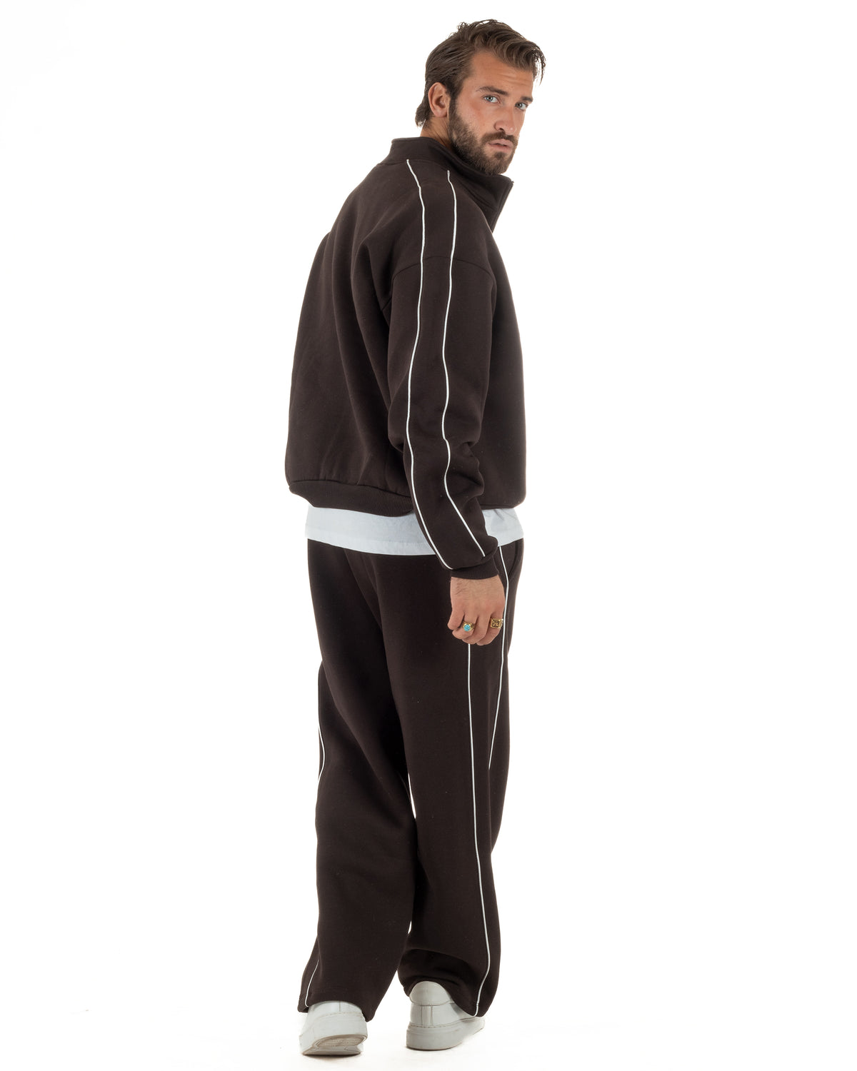 Coordinato tuta uomo oversize collo alto felpa mezza zip pantaloni wide leg marrone GIOSAL-OU2580A