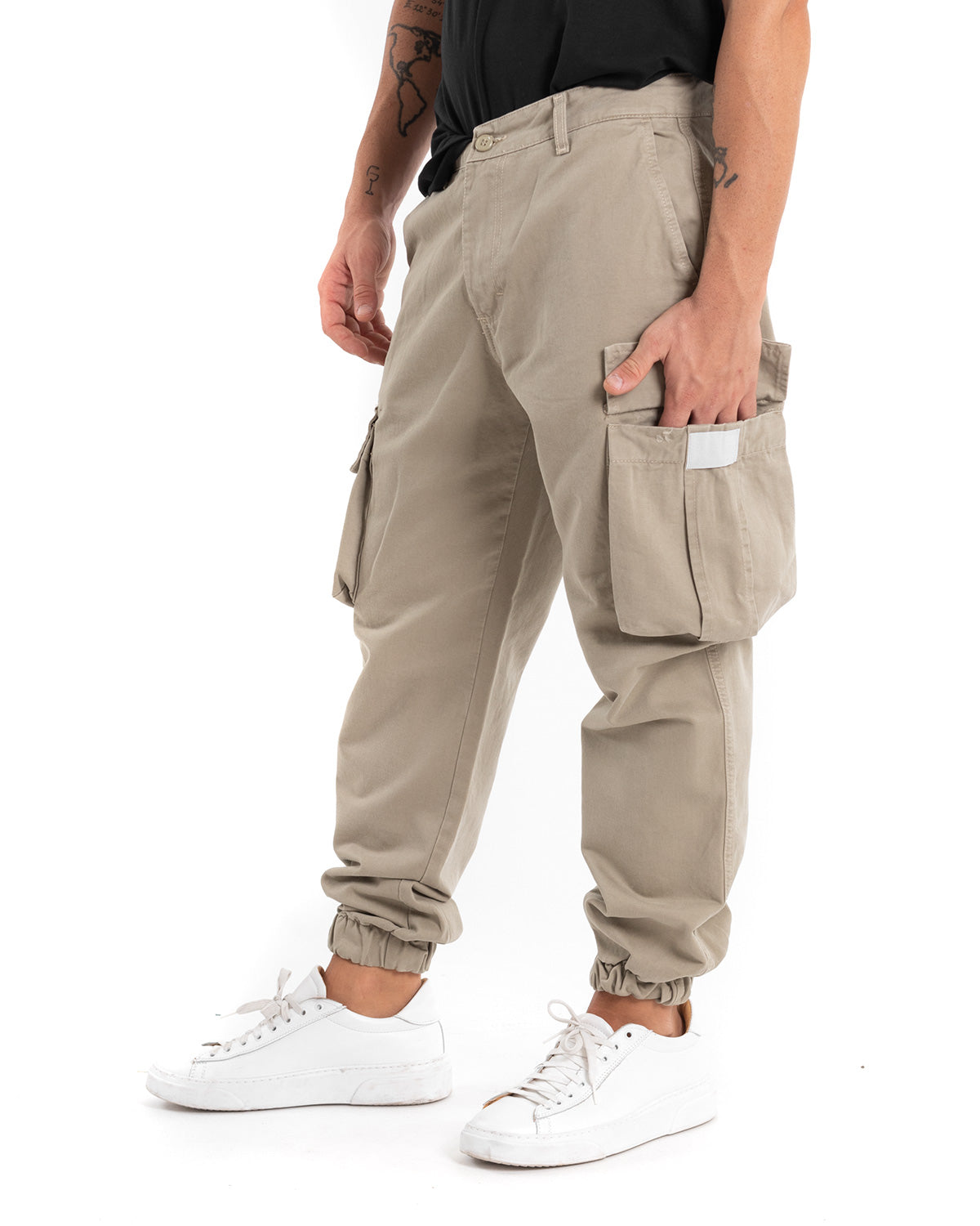 Pantaloni con elastico sale alla caviglia scarpe