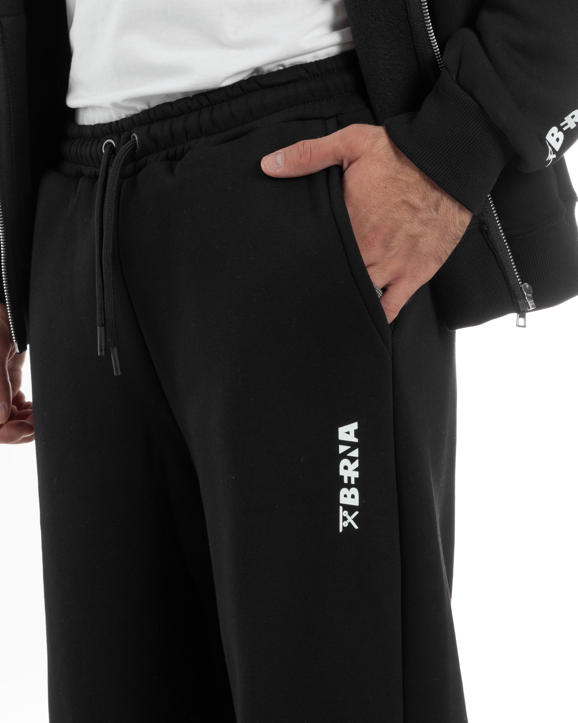 Pantaloni Tuta Baggy Fondo Largo Felpato Logo Nero Berna M-252196