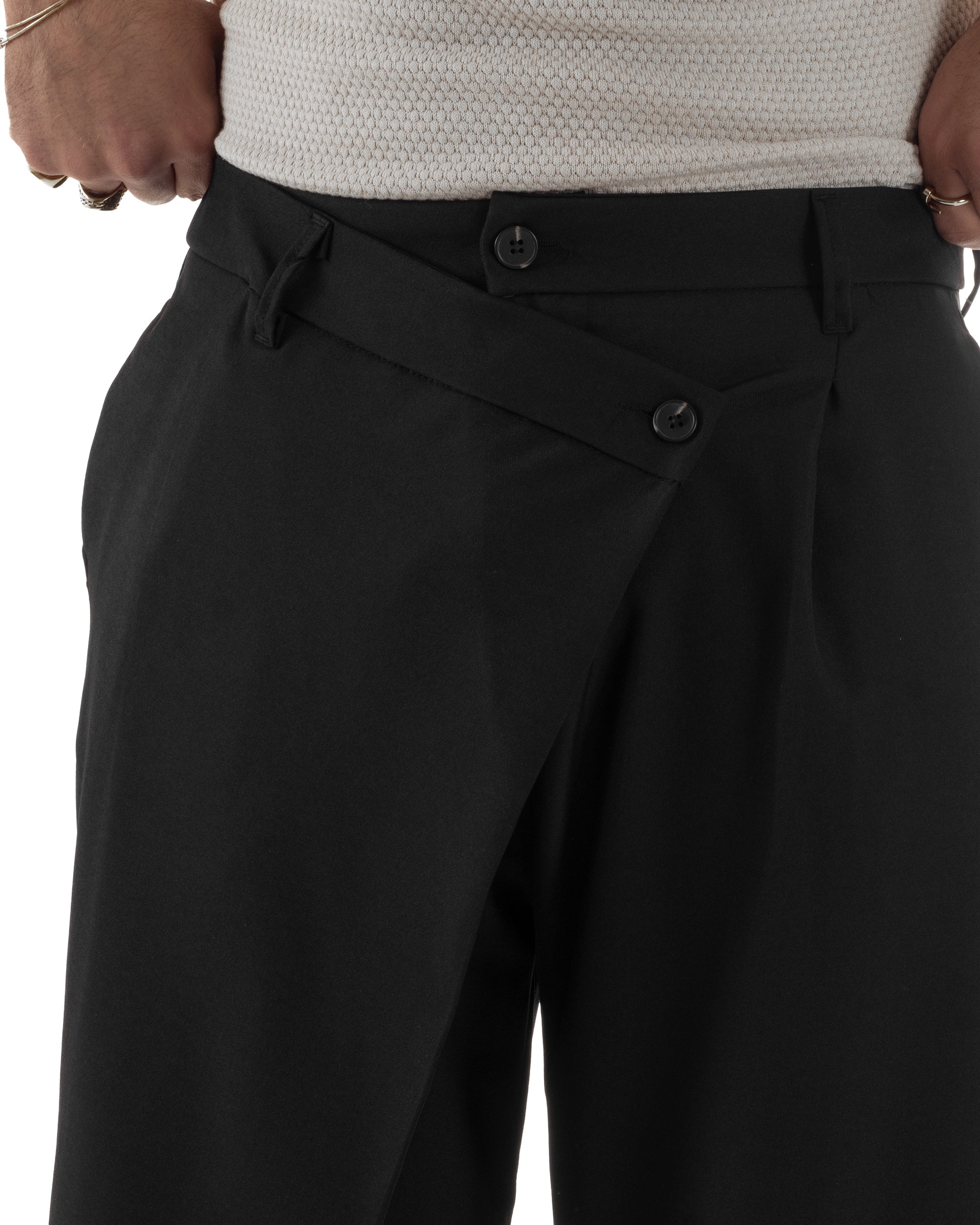 Pantaloni uomo viscosa baggy abbottonatura asimmetrica nero GIOSAL-P6465A