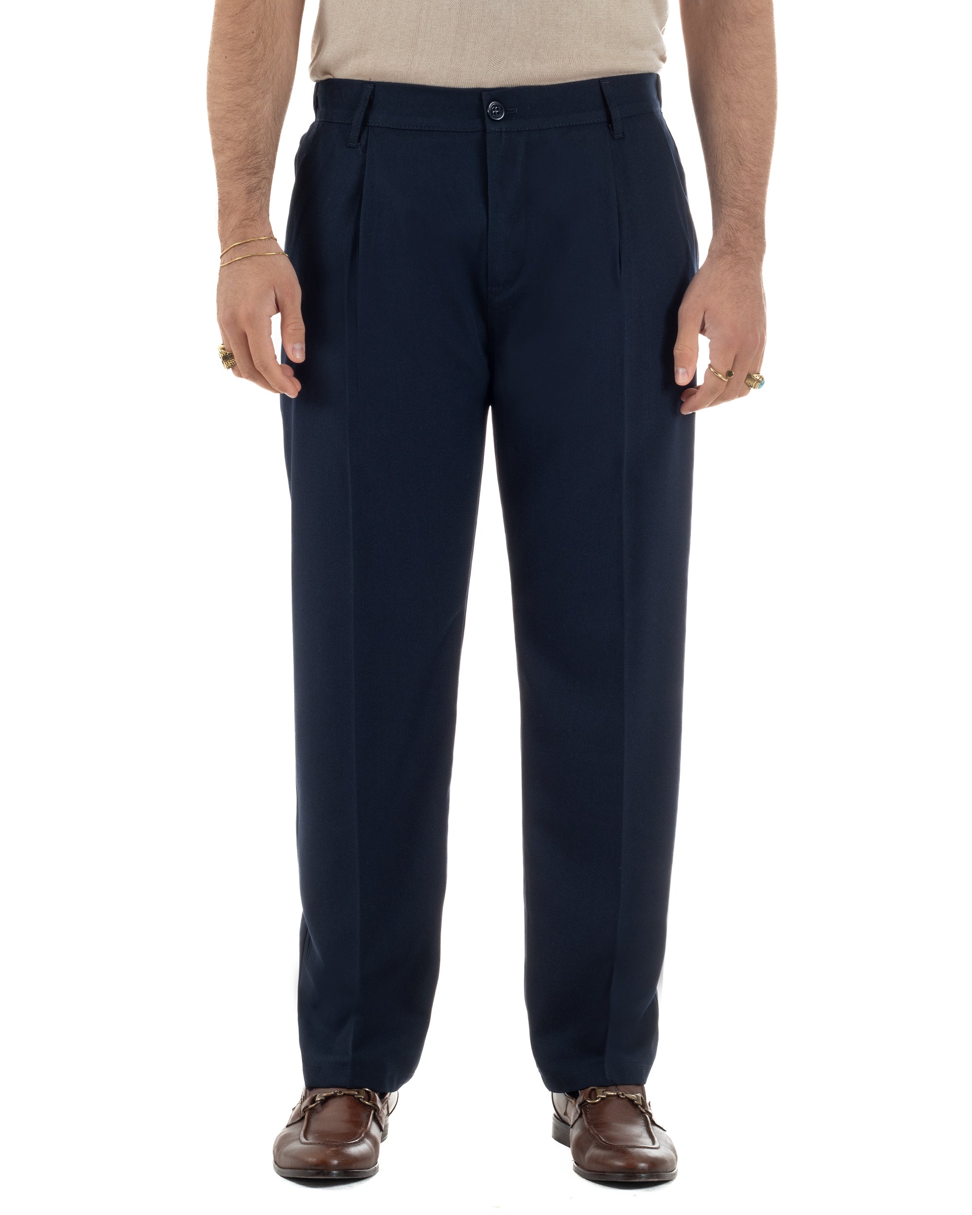  Dettaglio chiusura zip e bottone pantaloni blu baggy pinces relaxed fit uomo