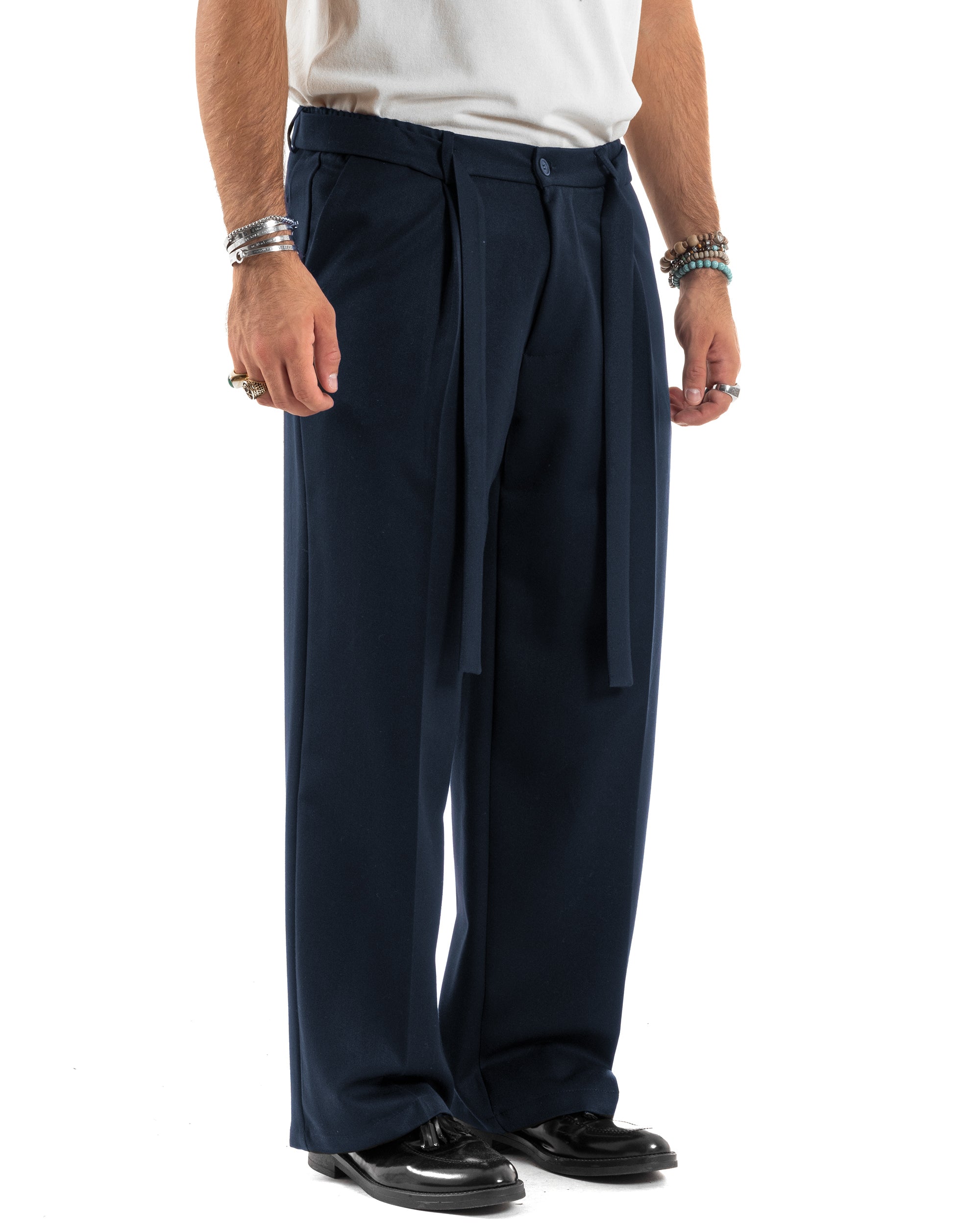 Vista laterale pantaloni uomo blu baggy palazzo fusciacca pinces regular fit