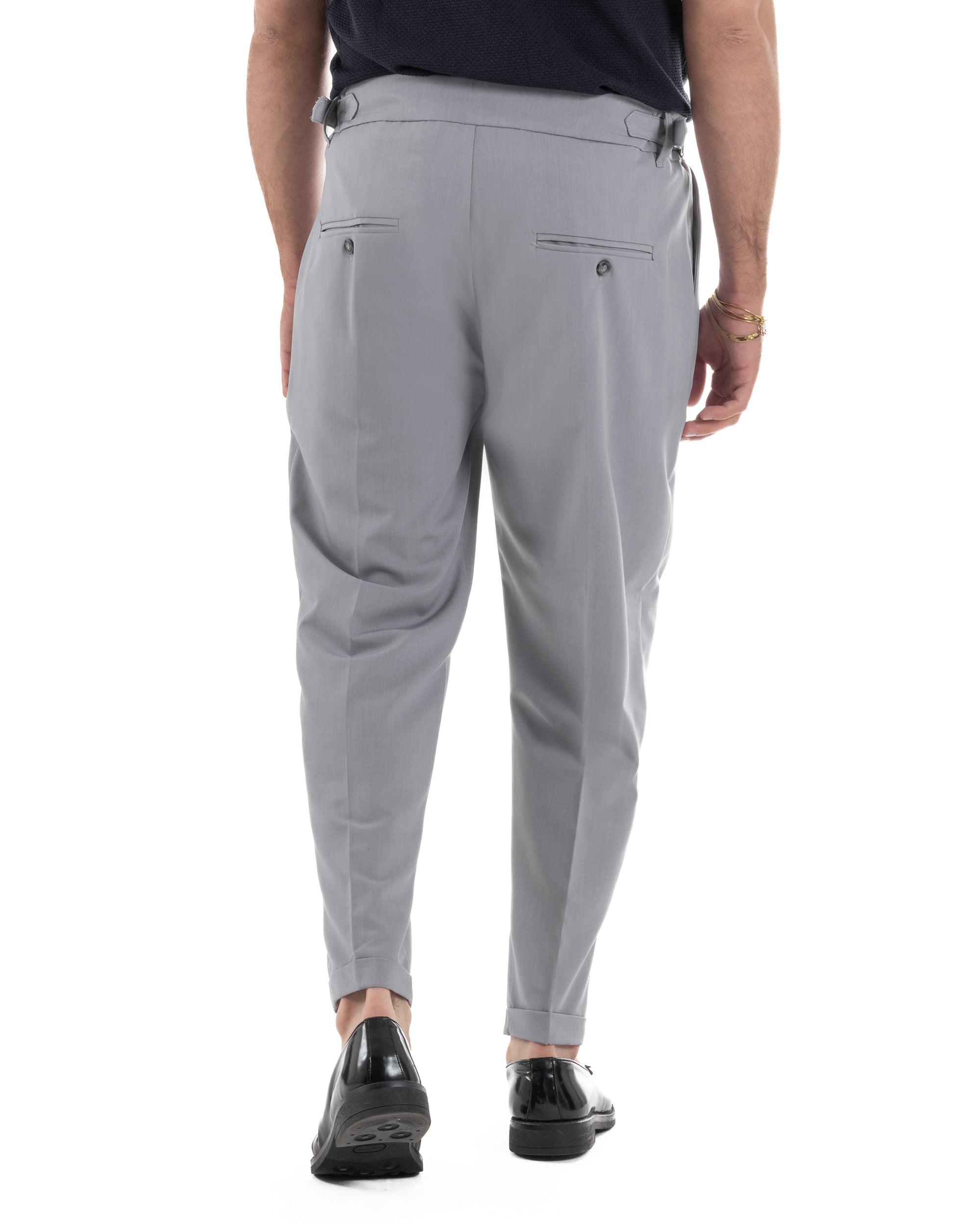 Dettaglio risvolto cucito fondo pantaloni gurkha grigio uomo viscosa regular fit made in Italy