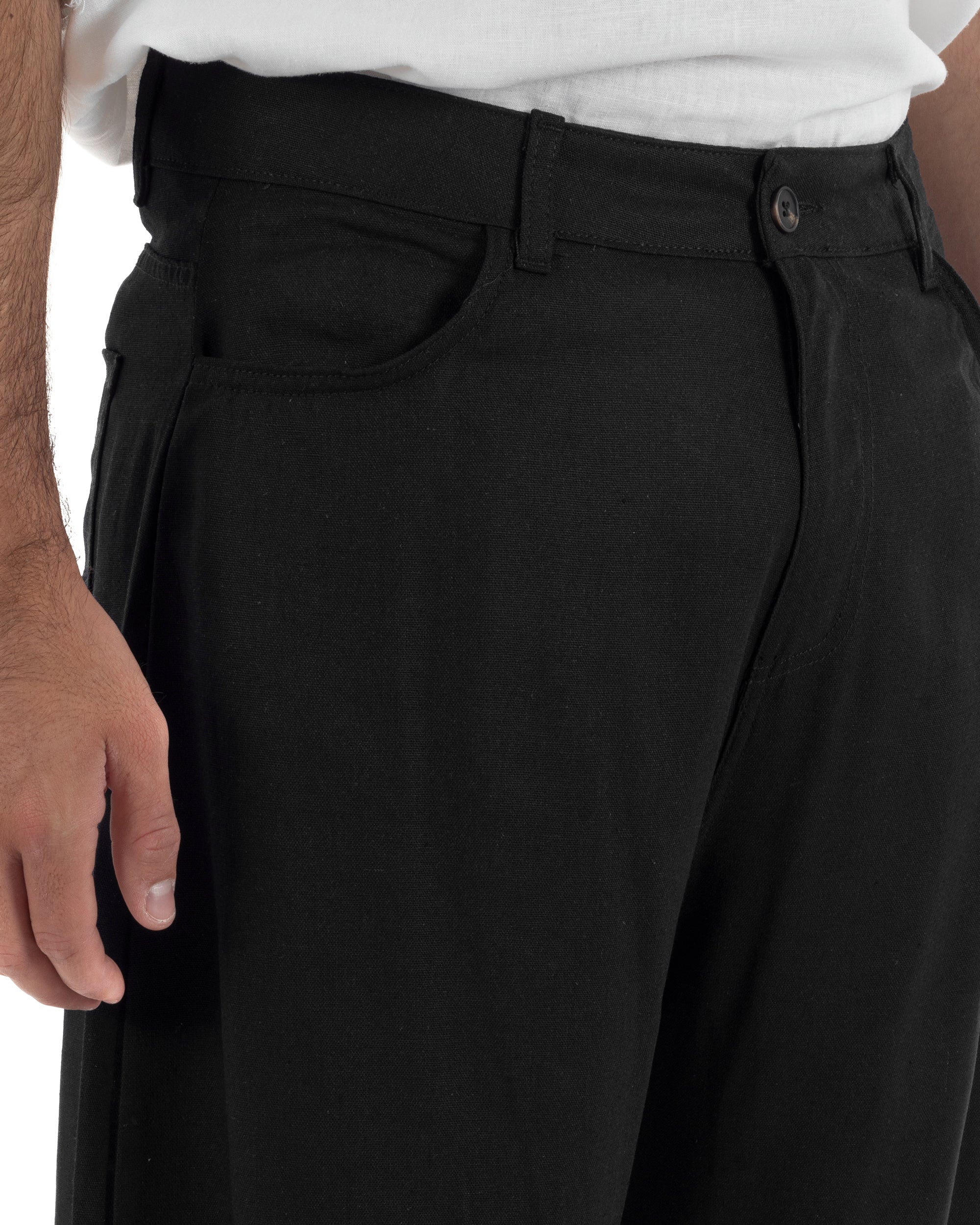 Dettaglio cinque tasche vita regolare passanti cintura pantaloni lino nero baggy uomo Giosal