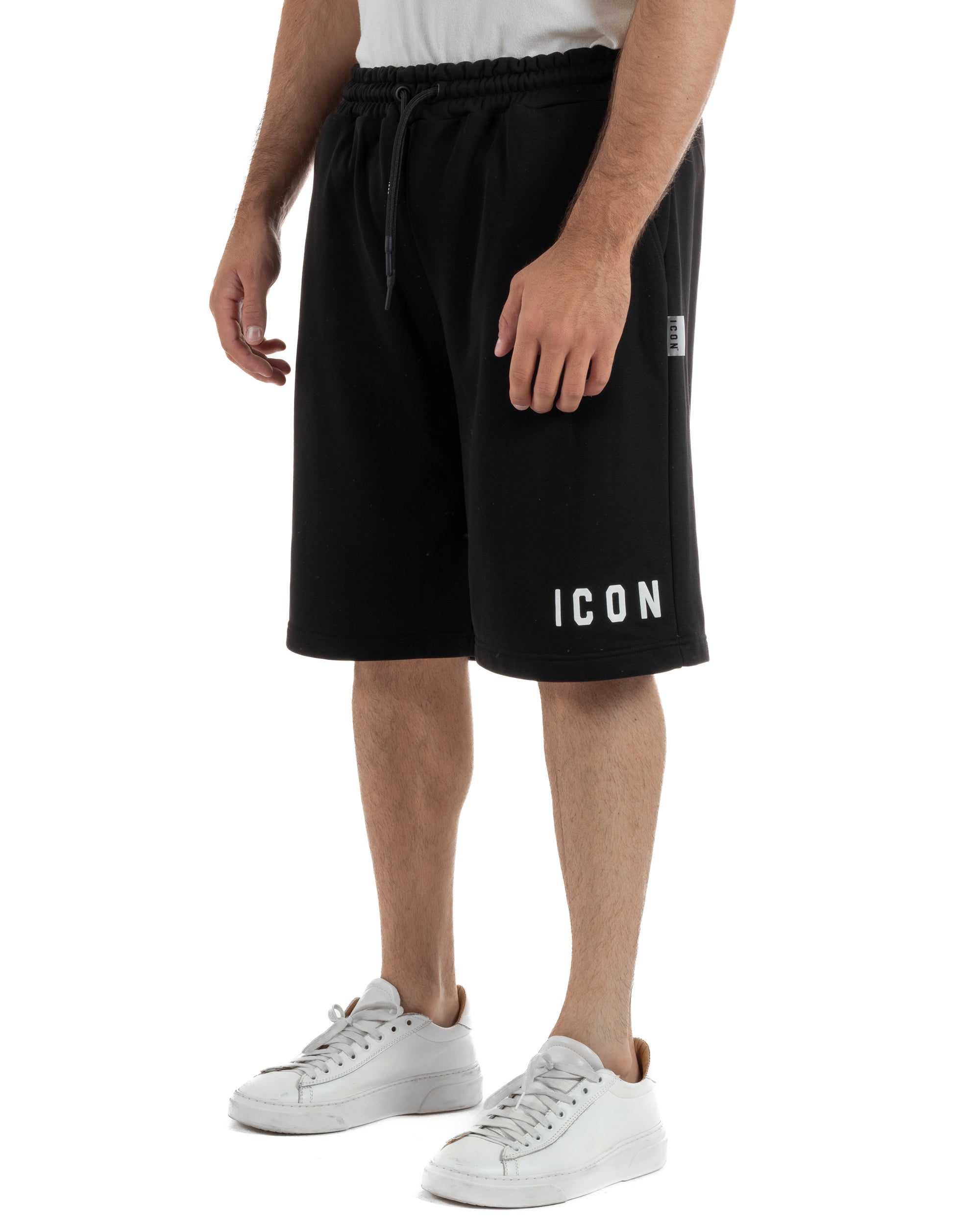 Vista laterale bermuda uomo nero relaxed fit coulisse logo contrasto gamba streetwear Icon