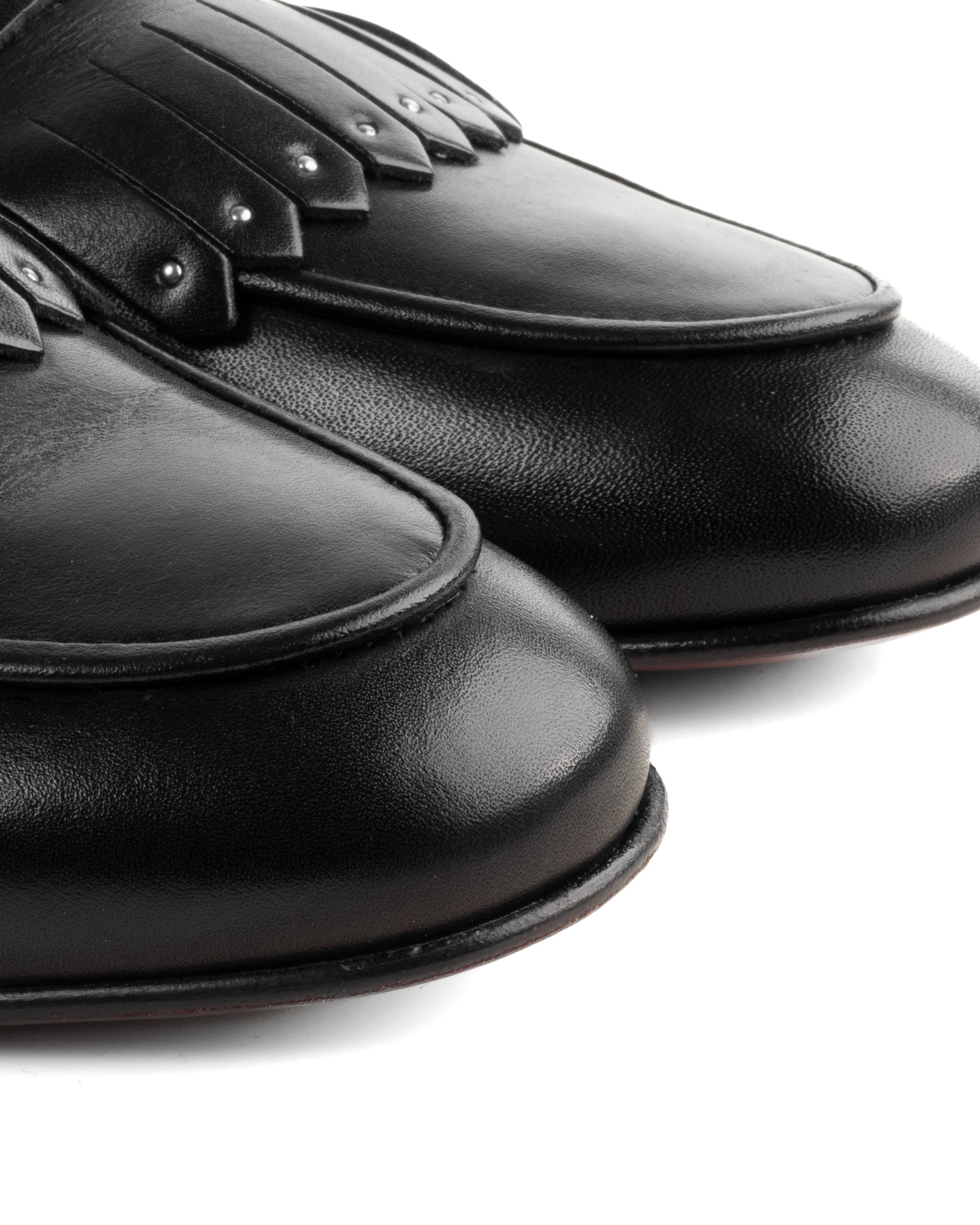 Mocassini uomo con fibbia frangia borchie argento scarpe copelle eleganti pelle vitello cerimonia suola di cuoio con ovalino antiscivolo casual nero GIOSAL-S1321A