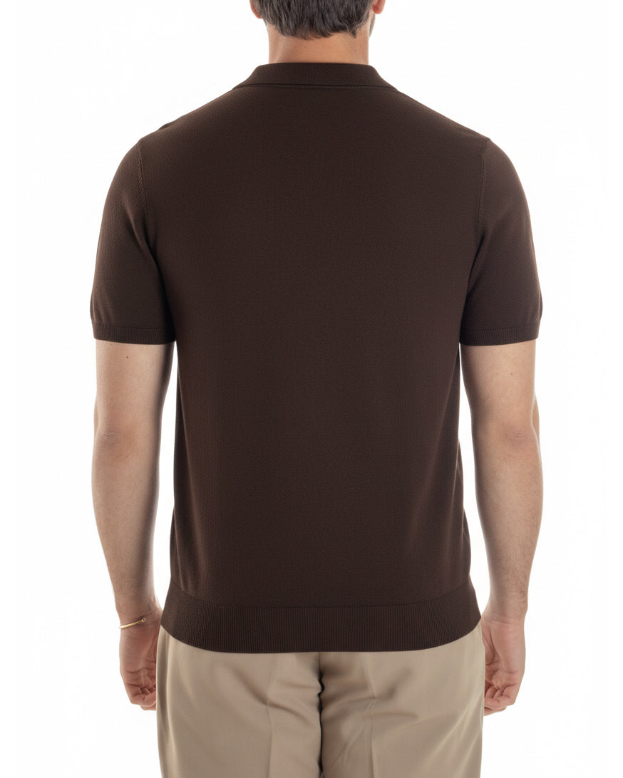 Vista completa posteriore polo uomo marrone filo maglia sottogiacca basic