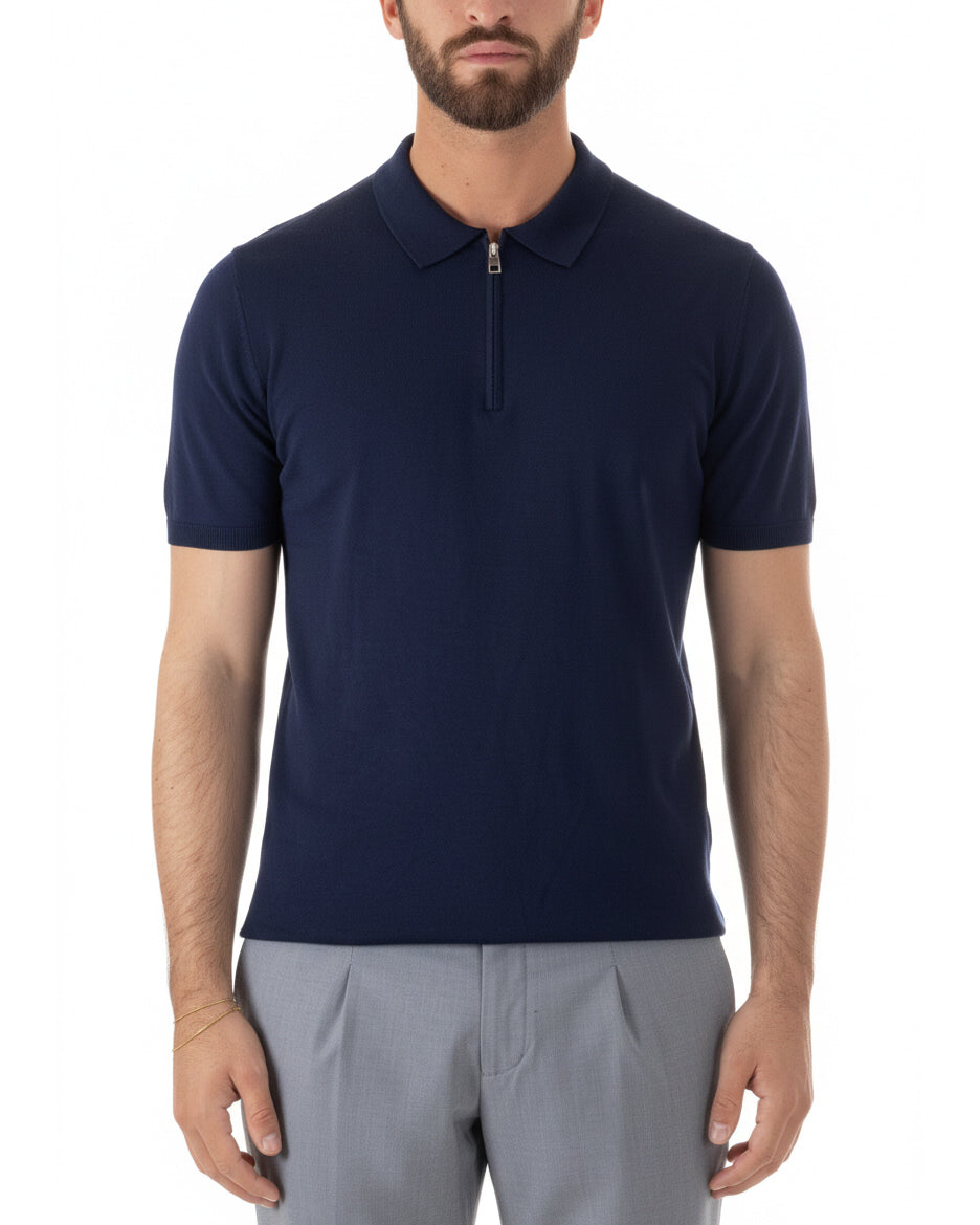 Dettaglio texture filo maglia leggera polo blu 75% viscosa uomo