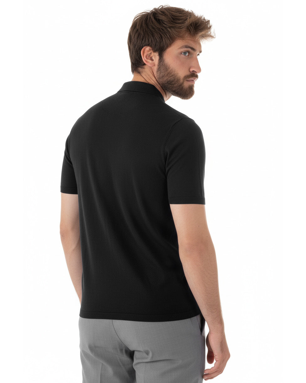 Vista laterale polo uomo nero filo maglia colletto zip regular fit