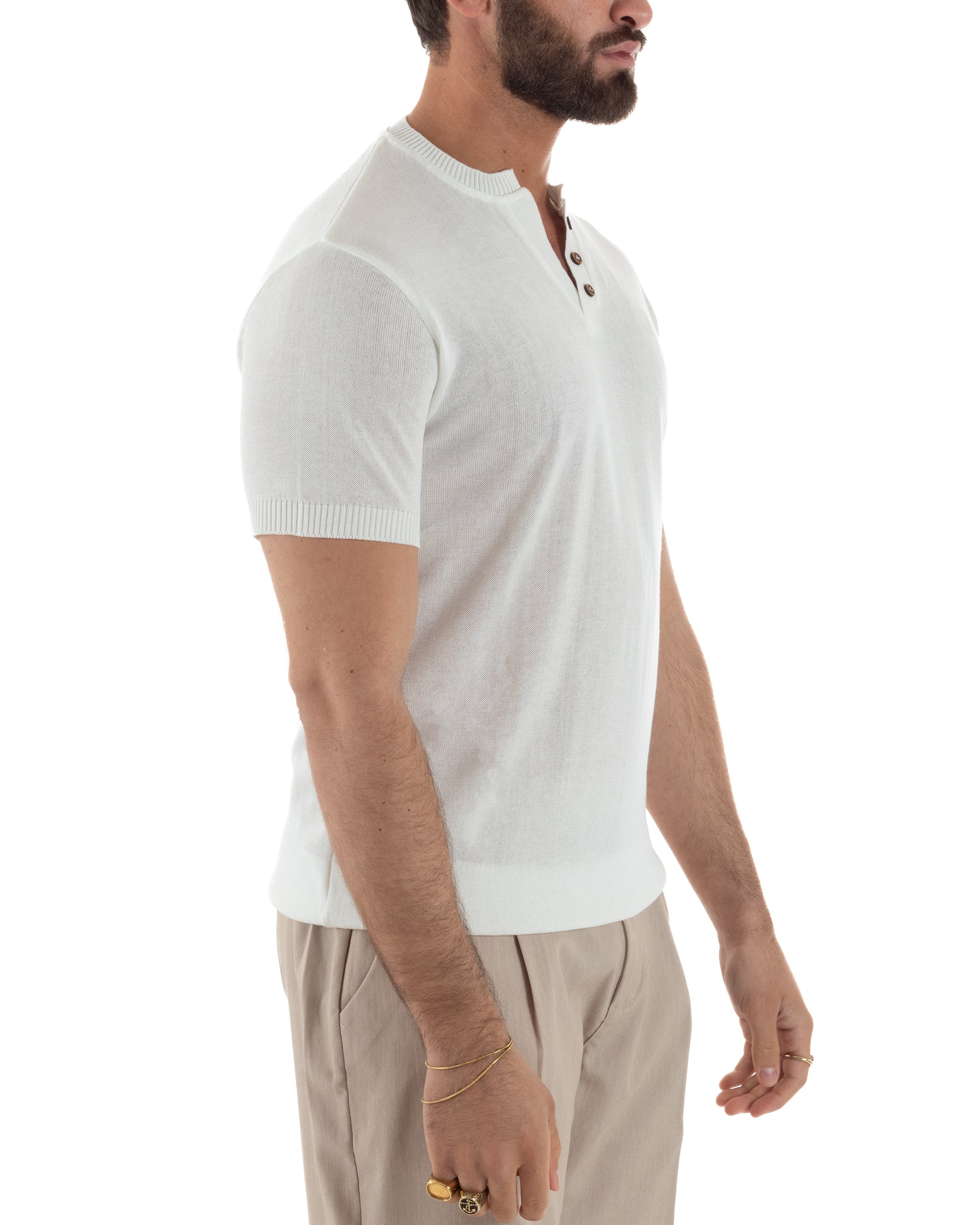 Dettaglio abbinamento polo bianco serafino filo maglia sottogiacca giacca uomo