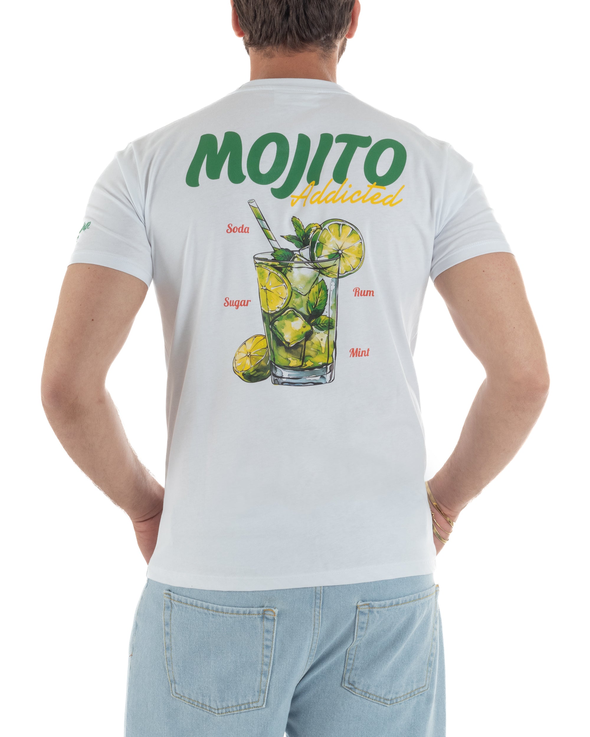 Vista posteriore t-shirt uomo bianco maxi stampa Mojito Addicted ricetta rum menta vintage bar