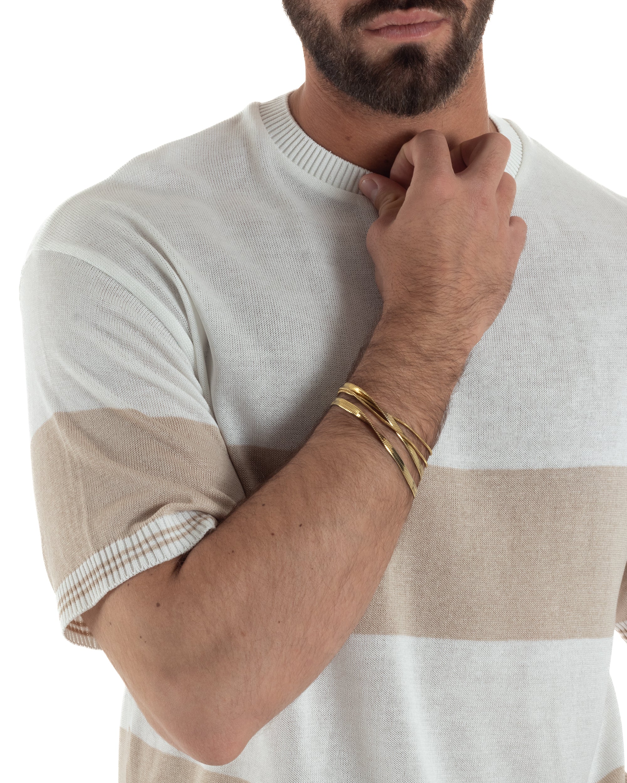 Dettaglio girocollo fasciato bordo costolato doppio filo bicolore t-shirt panna beige uomo