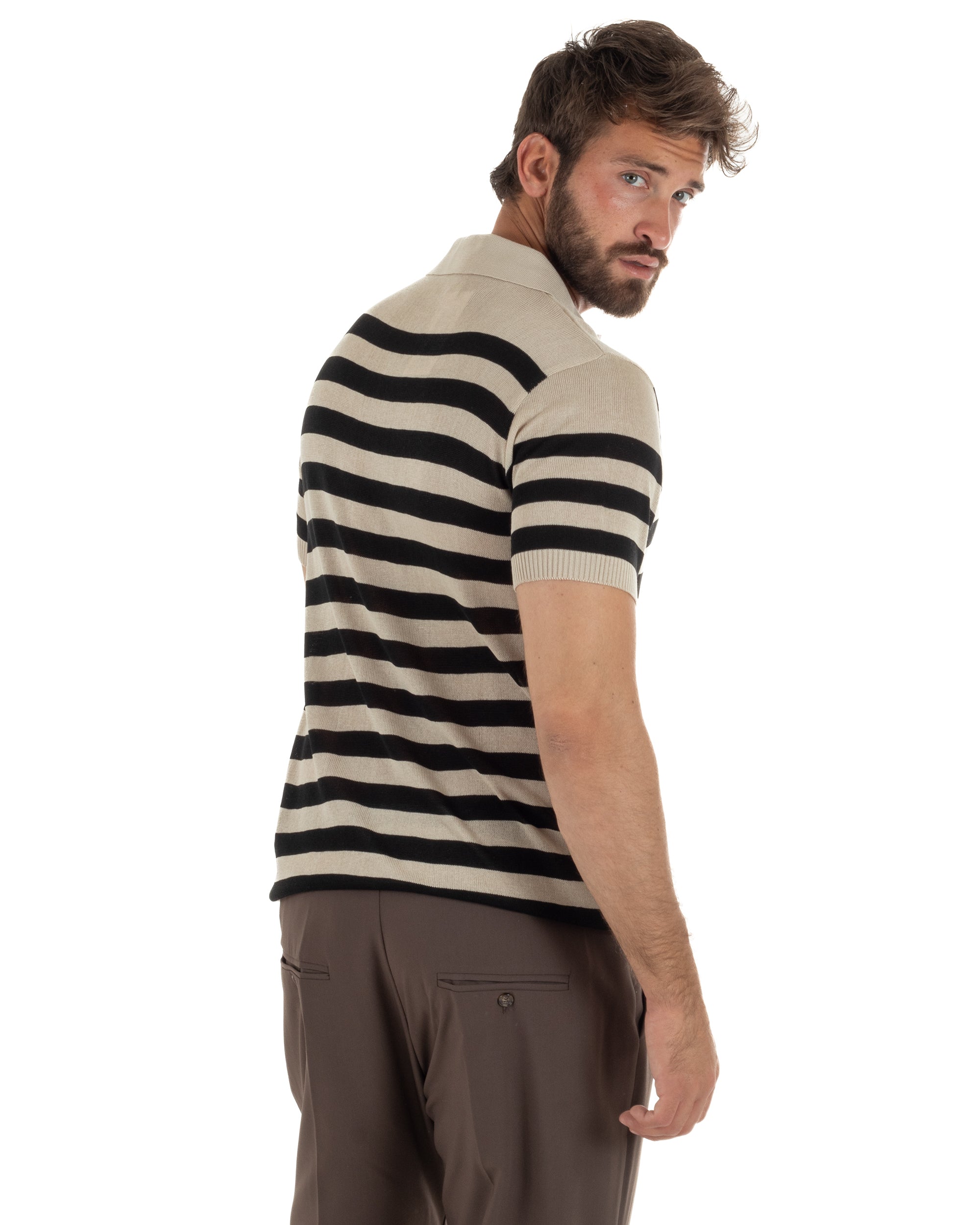 Vista posteriore polo uomo beige filo maglia rigata colletto aperto costine 100% acrilico